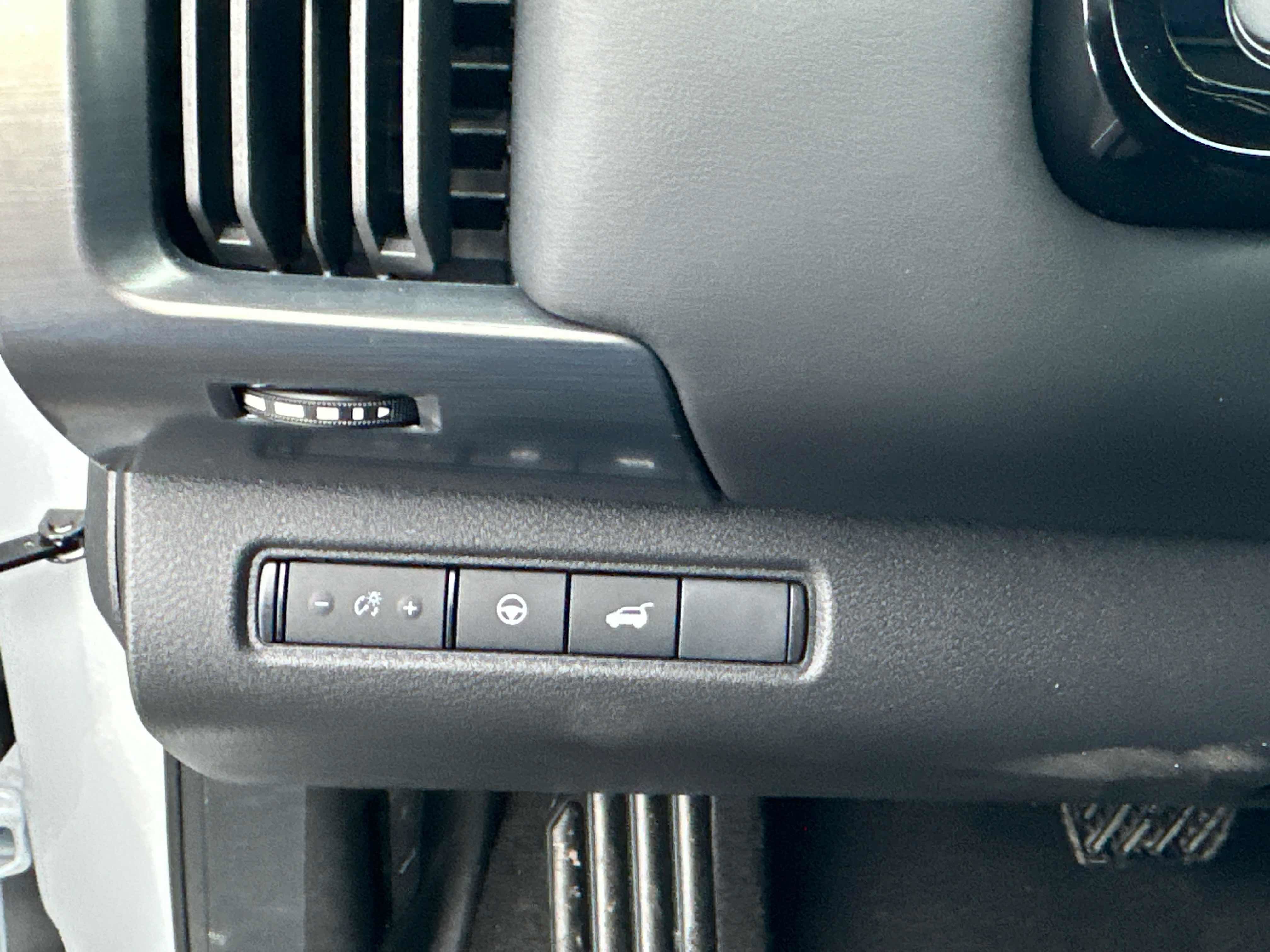 New 2026 Nissan Pathfinder SL w/ SL Premium Package image 23