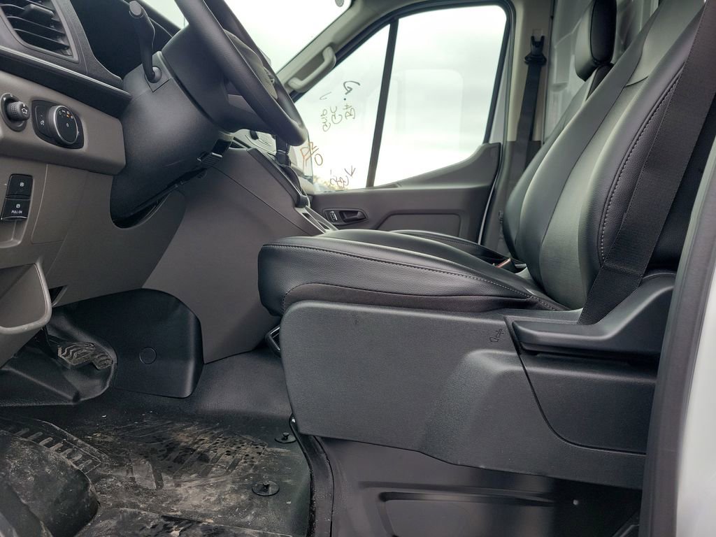 New 2026 Ford Transit 250 148 Medium Roof image 18