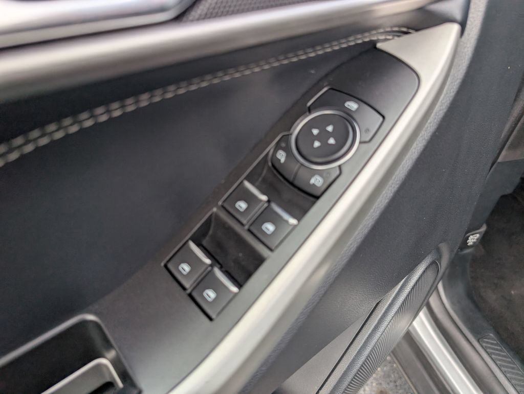 Used 2021 Ford Explorer XLT w/ Equipment Group 202A AWD/4WD image 14