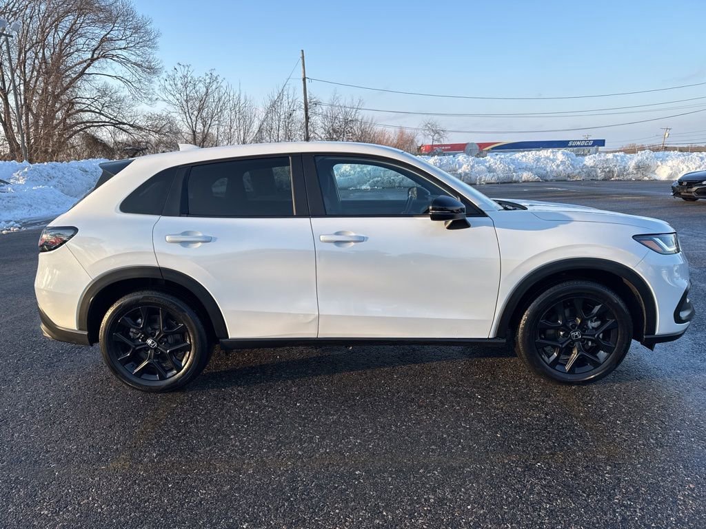 Used 2024 Honda HR-V Sport image 2