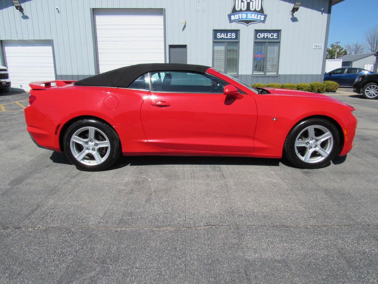 Used 2020 Chevrolet Camaro LT RWD image 7