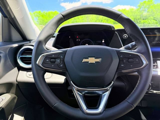 Used 2025 Chevrolet Trax LT w/ LT Convenience Package FWD image 19