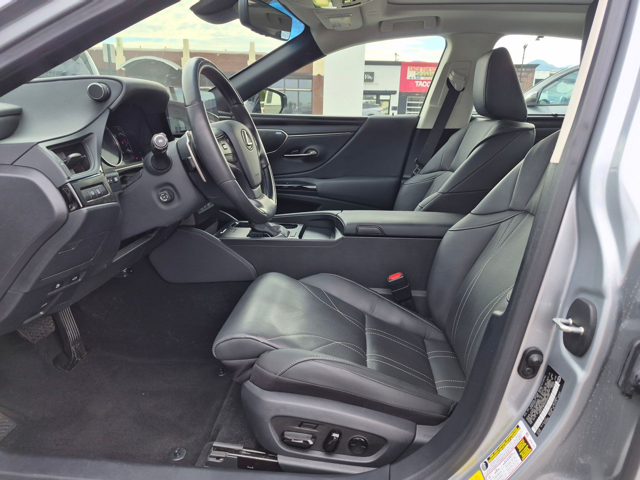 Used 2025 Lexus ES 350 Ultra Luxury FWD image 17