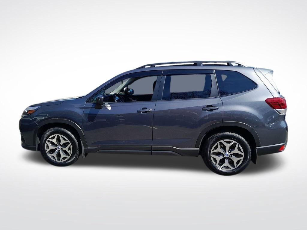 Certified 2022 Subaru Forester Premium image 5