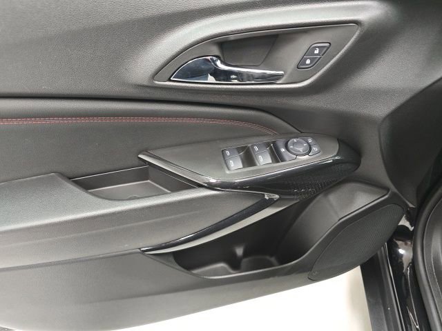 Certified 2025 Chevrolet Trax RS w/ Driver Confidence Package image 20