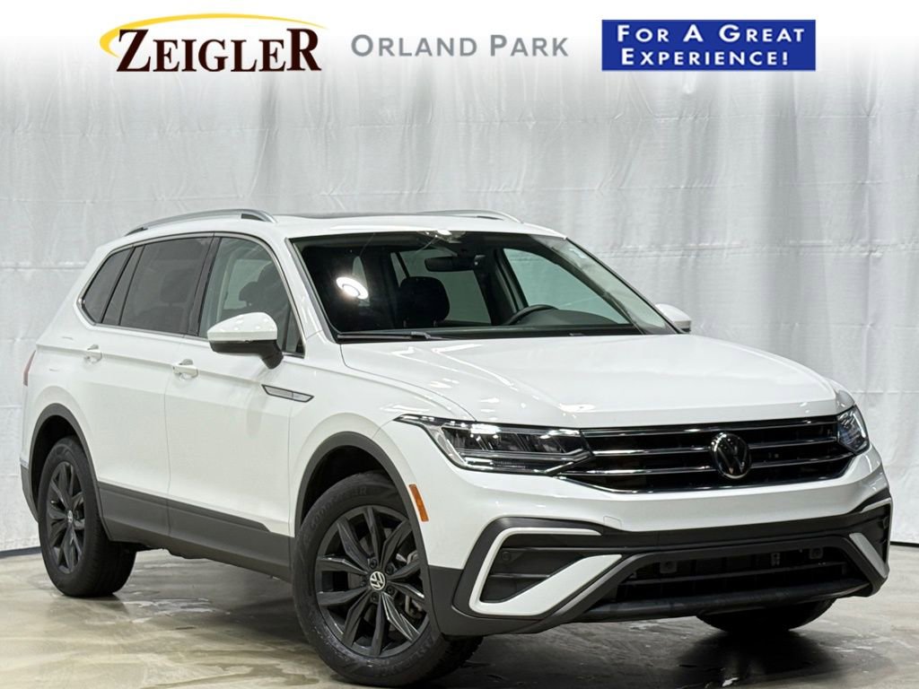 Used 2024 Volkswagen Tiguan SE image 1
