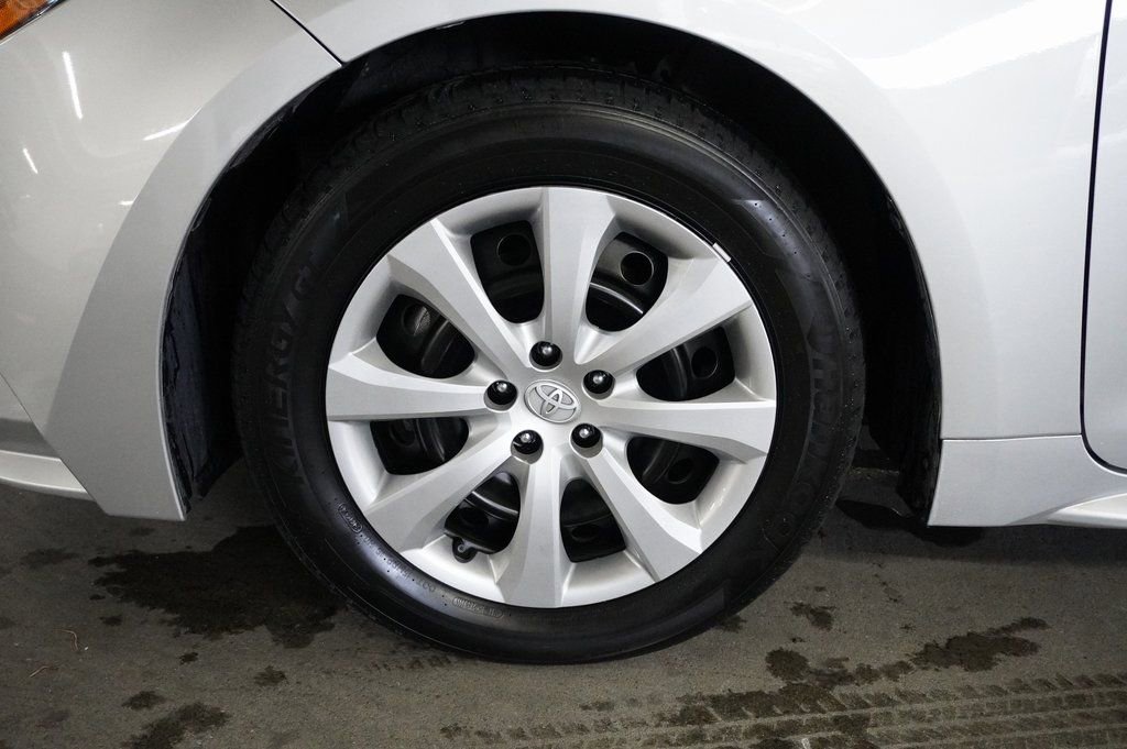 Certified 2025 Toyota Corolla LE image 17