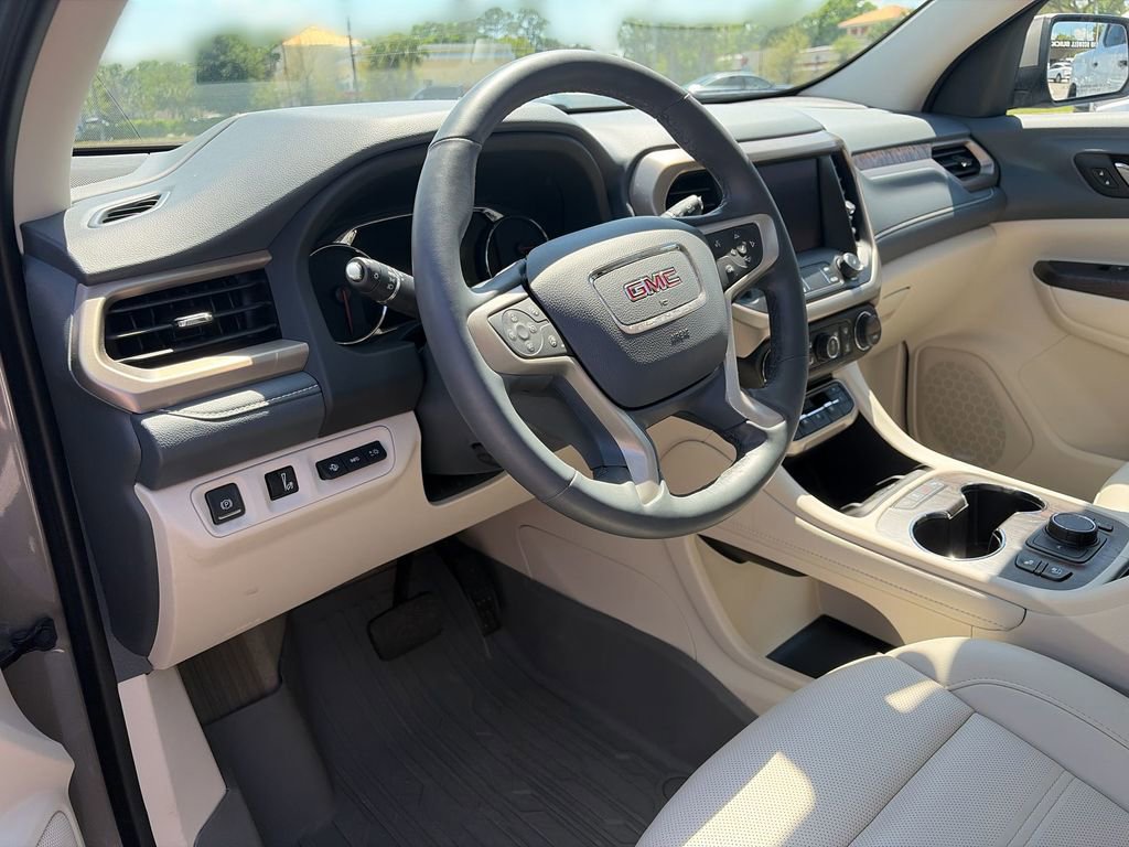 Used 2023 GMC Acadia Denali w/ Denali Ultimate Package image 17