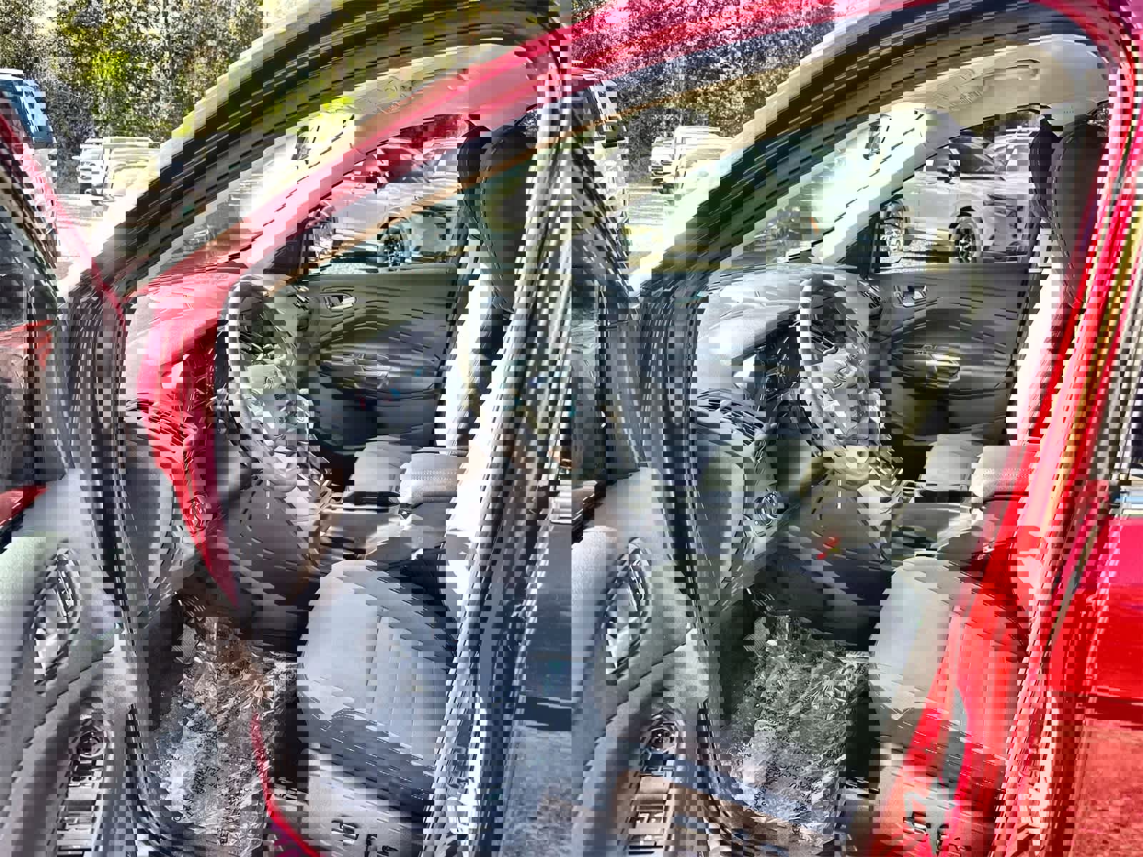 Used 2014 Ford Escape SE w/ Equipment Group 201A image 2