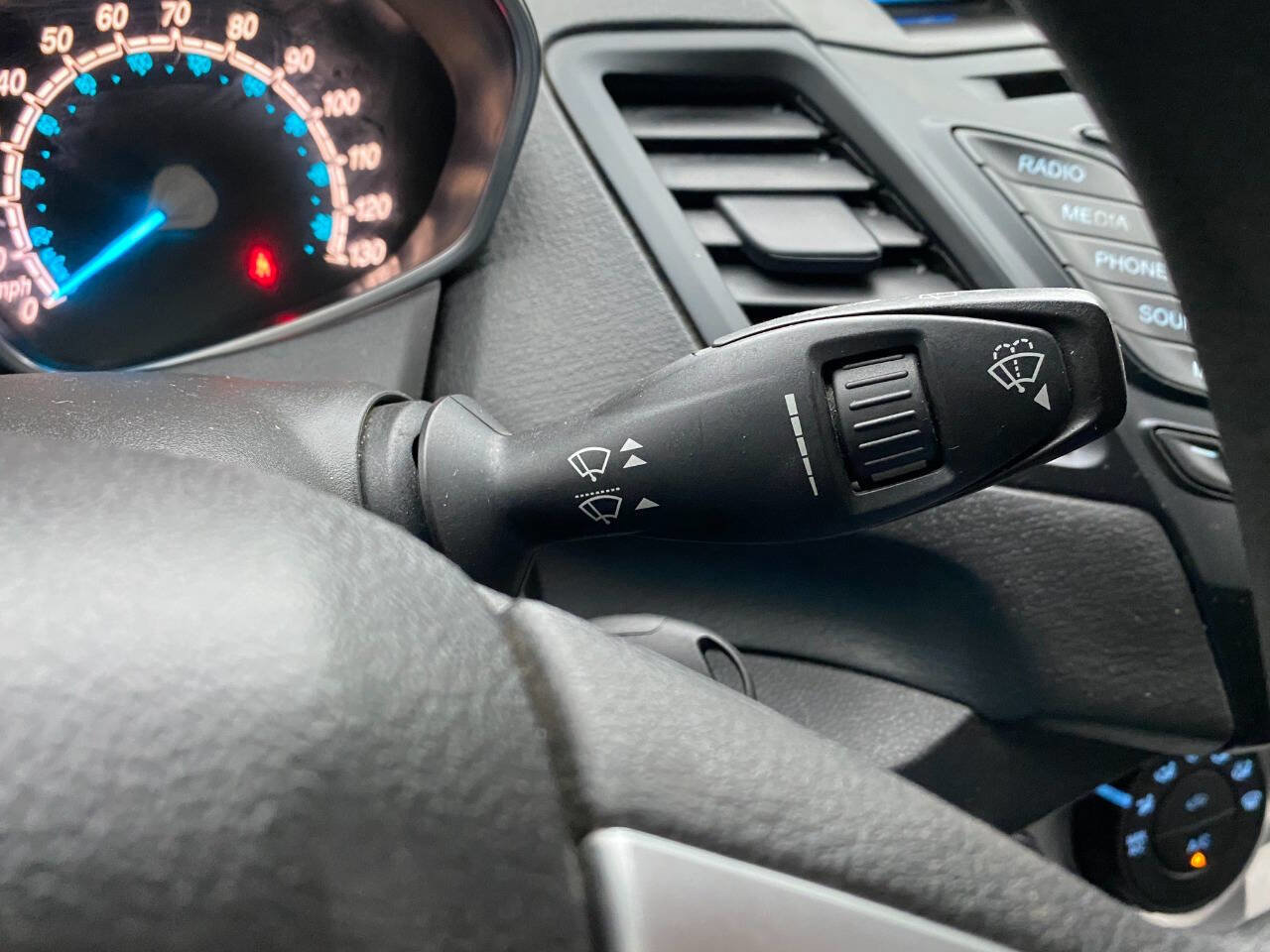 Used 2018 Ford Fiesta SE image 21