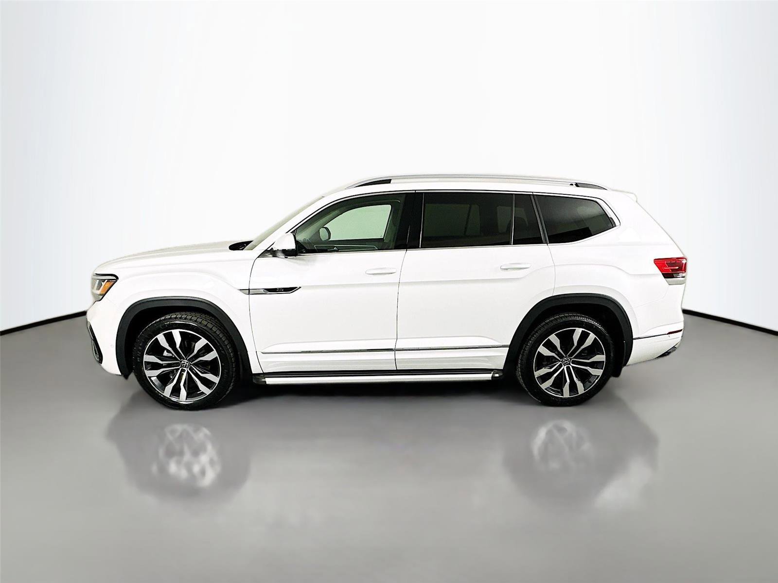 Used 2022 Volkswagen Atlas SEL Premium image 8