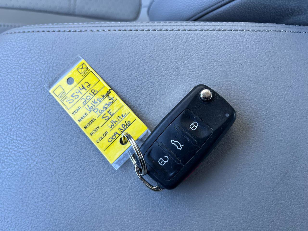 Used 2018 Volkswagen Passat 2.0T SE FWD image 34