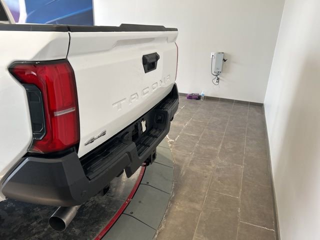 New 2026 Toyota Tacoma SR AWD/4WD image 4