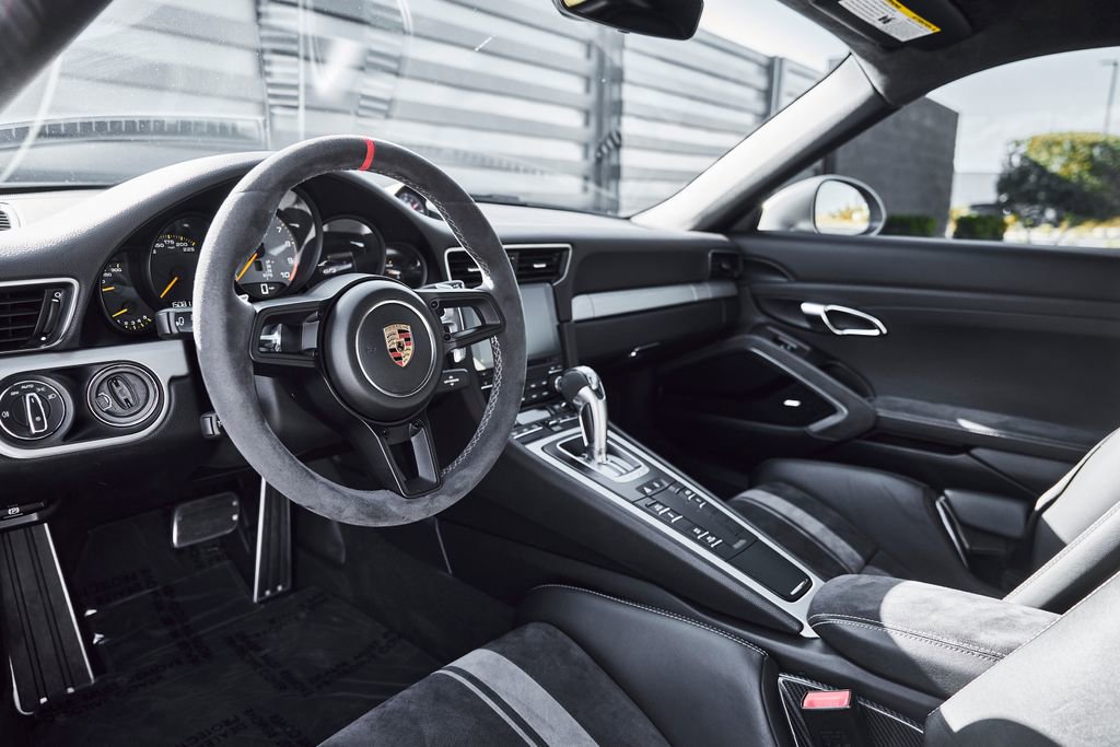 Used 2018 Porsche 911 GT3 w/ Sport Chrono Package RWD image 2