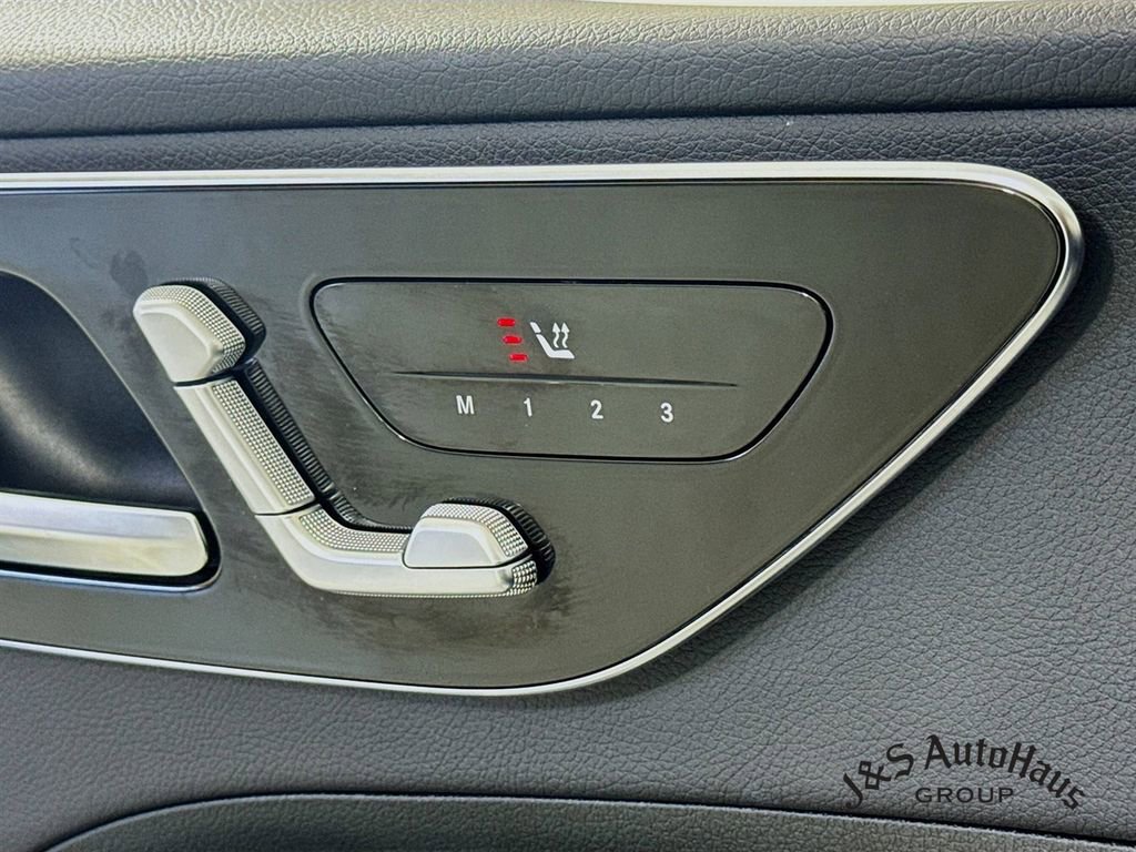 Used 2023 Mercedes-Benz C 300 Sedan image 25