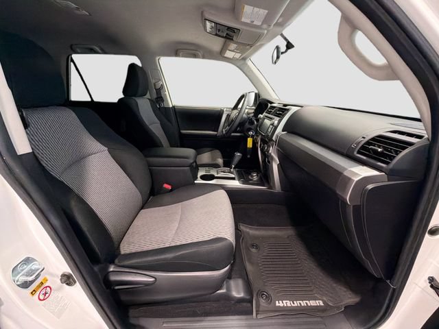 Certified 2017 Toyota 4Runner SR5 AWD/4WD image 23