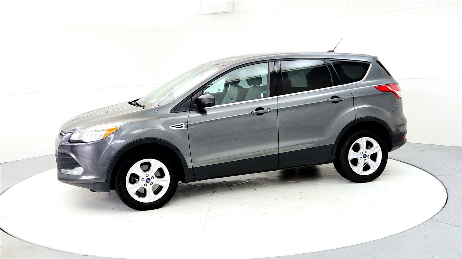 Used 2015 Ford Escape SE image 3