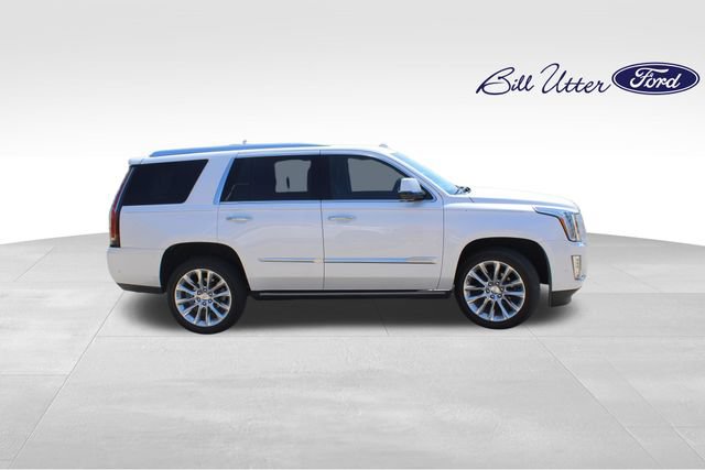Used 2019 Cadillac Escalade Premium Luxury AWD/4WD image 4