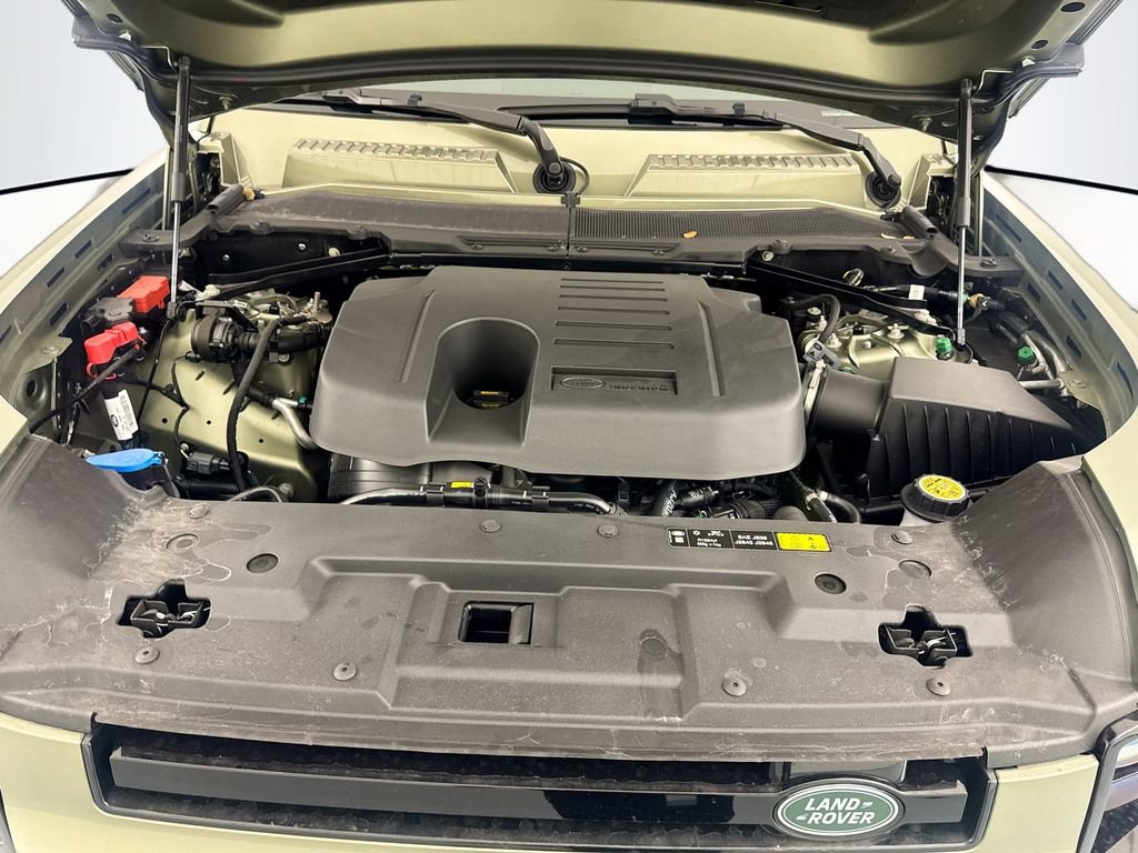 Used 2025 Land Rover Defender 110 S image 29