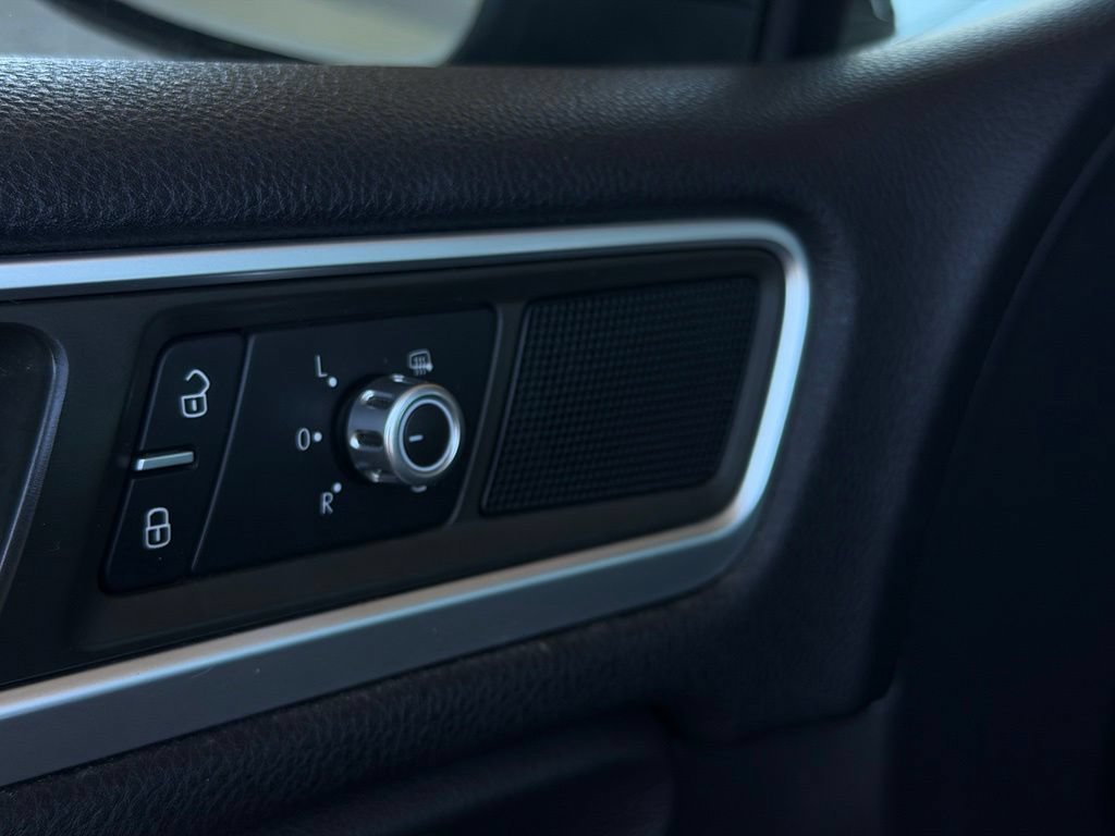 Used 2014 Volkswagen Touareg VR6 AWD/4WD image 42