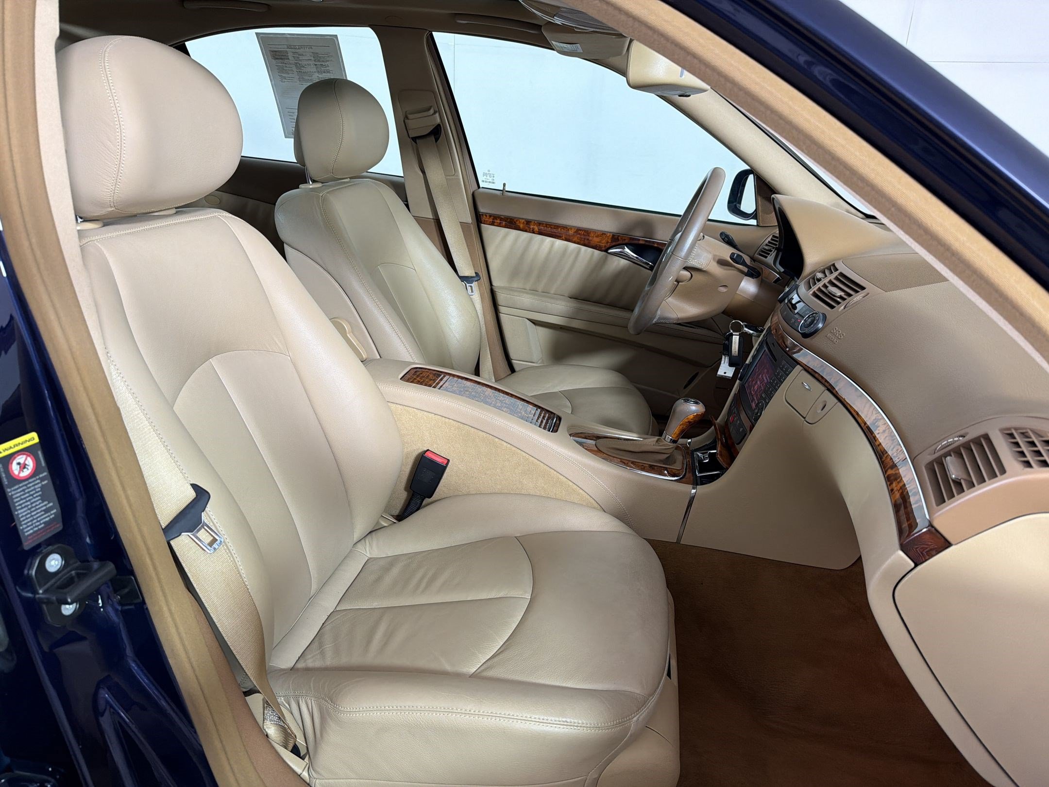 Used 2009 Mercedes-Benz E 350 4MATIC Sedan image 23