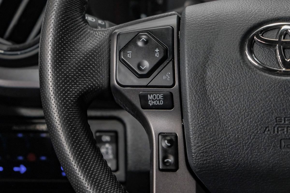 Used 2020 Toyota Tacoma TRD Off-Road w/ Advanced Technology Package image 16