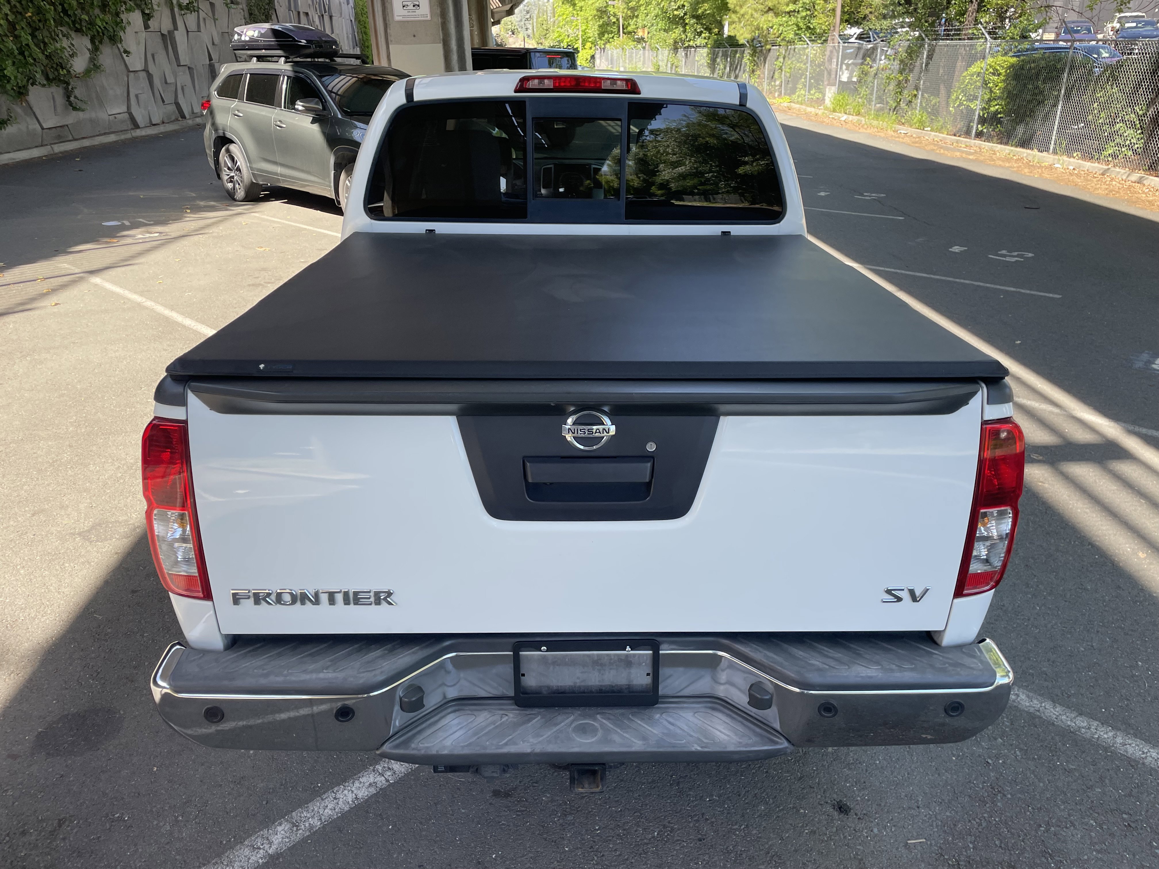 Used 2017 Nissan Frontier SV w/ SV Value Truck Package RWD image 12