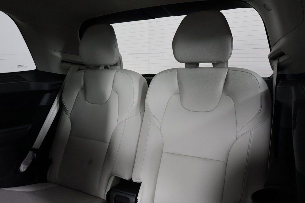 Used 2024 Volvo XC90 B5 Plus w/ Protection Package Premier AWD/4WD image 12