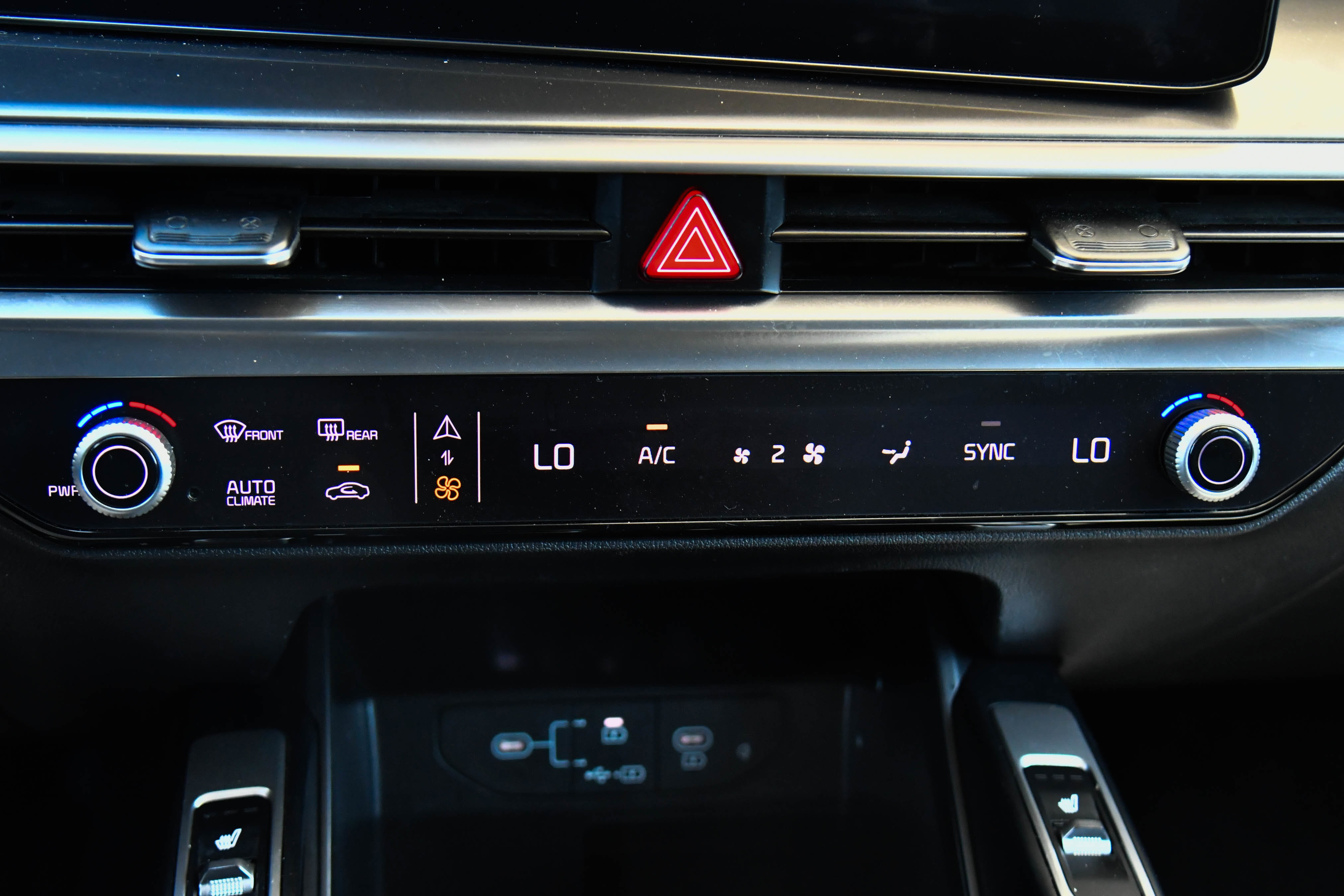 Used 2024 Kia Sorento S image 27