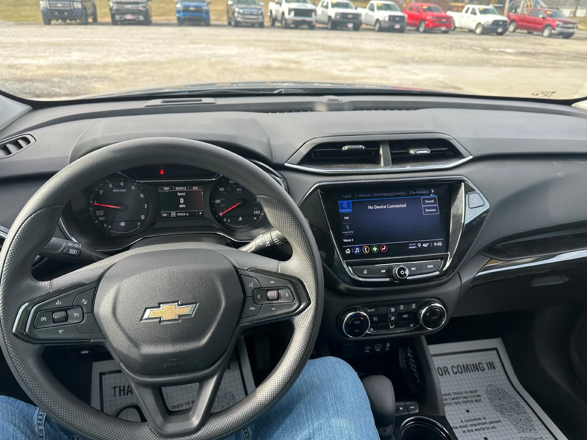 Used 2023 Chevrolet TrailBlazer LT w/ Convenience Package AWD/4WD image 10
