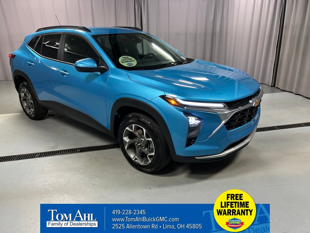Used 2025 Chevrolet Trax LT w/ Driver Confidence Package