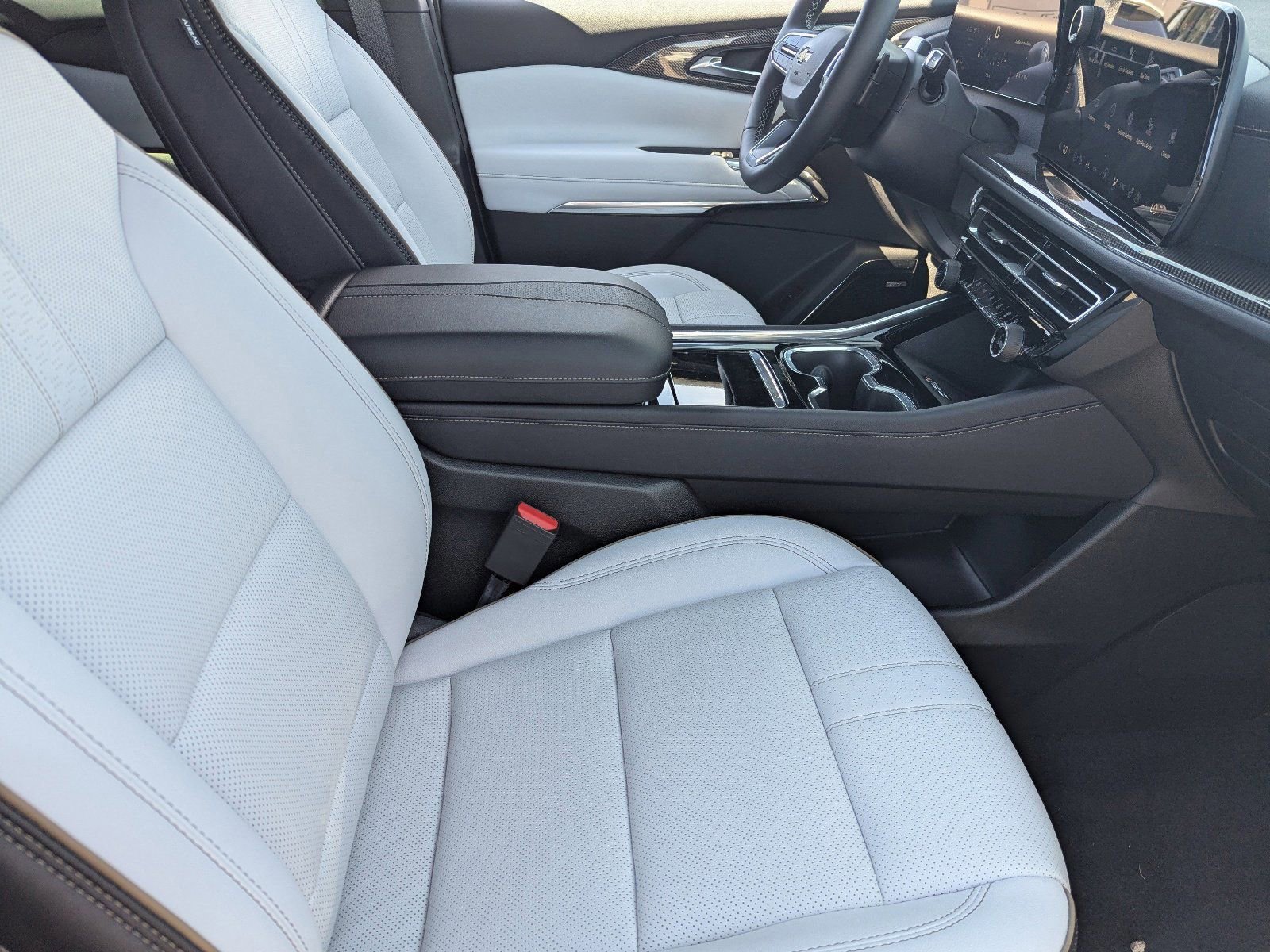 Used 2026 Chevrolet Traverse High Country image 12