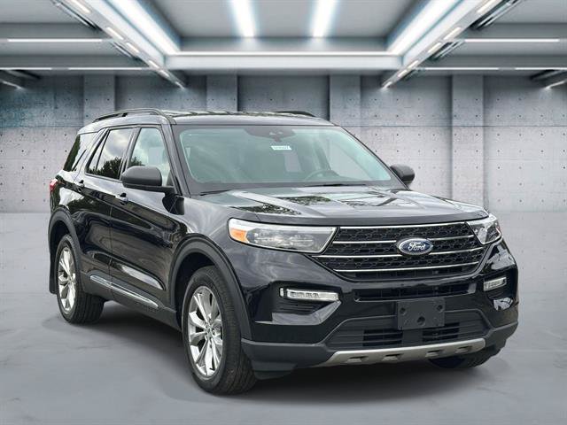 Used 2023 Ford Explorer XLT w/ Equipment Group 202A AWD/4WD image 23