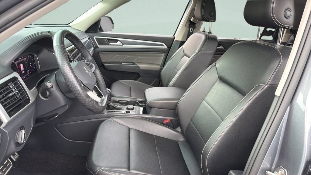 Certified 2023 Volkswagen Atlas SEL R-Line AWD/4WD image 32