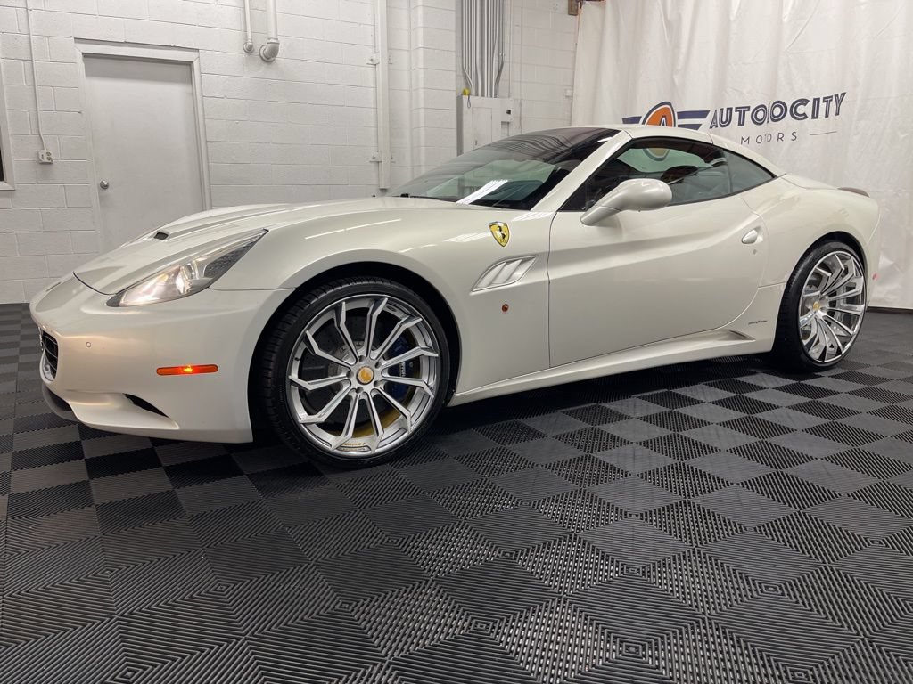 Used 2012 Ferrari California RWD image 5
