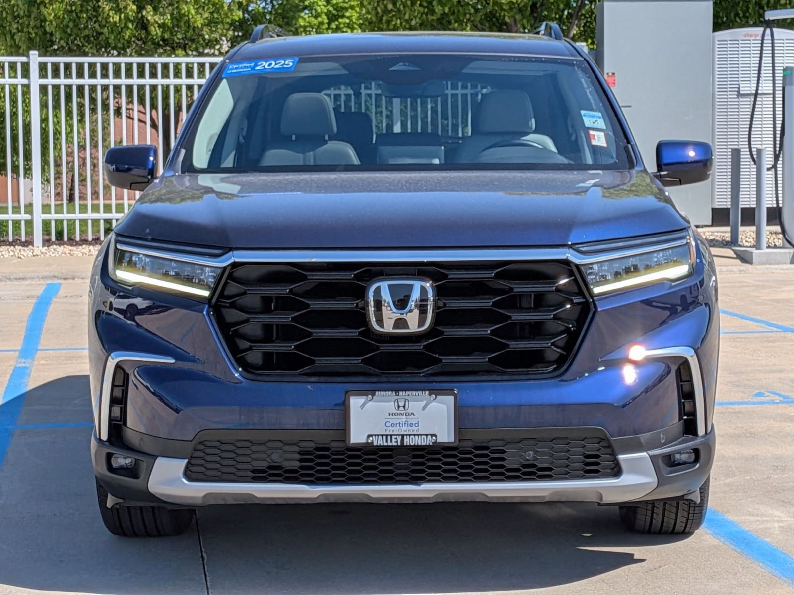Certified 2025 Honda Pilot Touring image 3