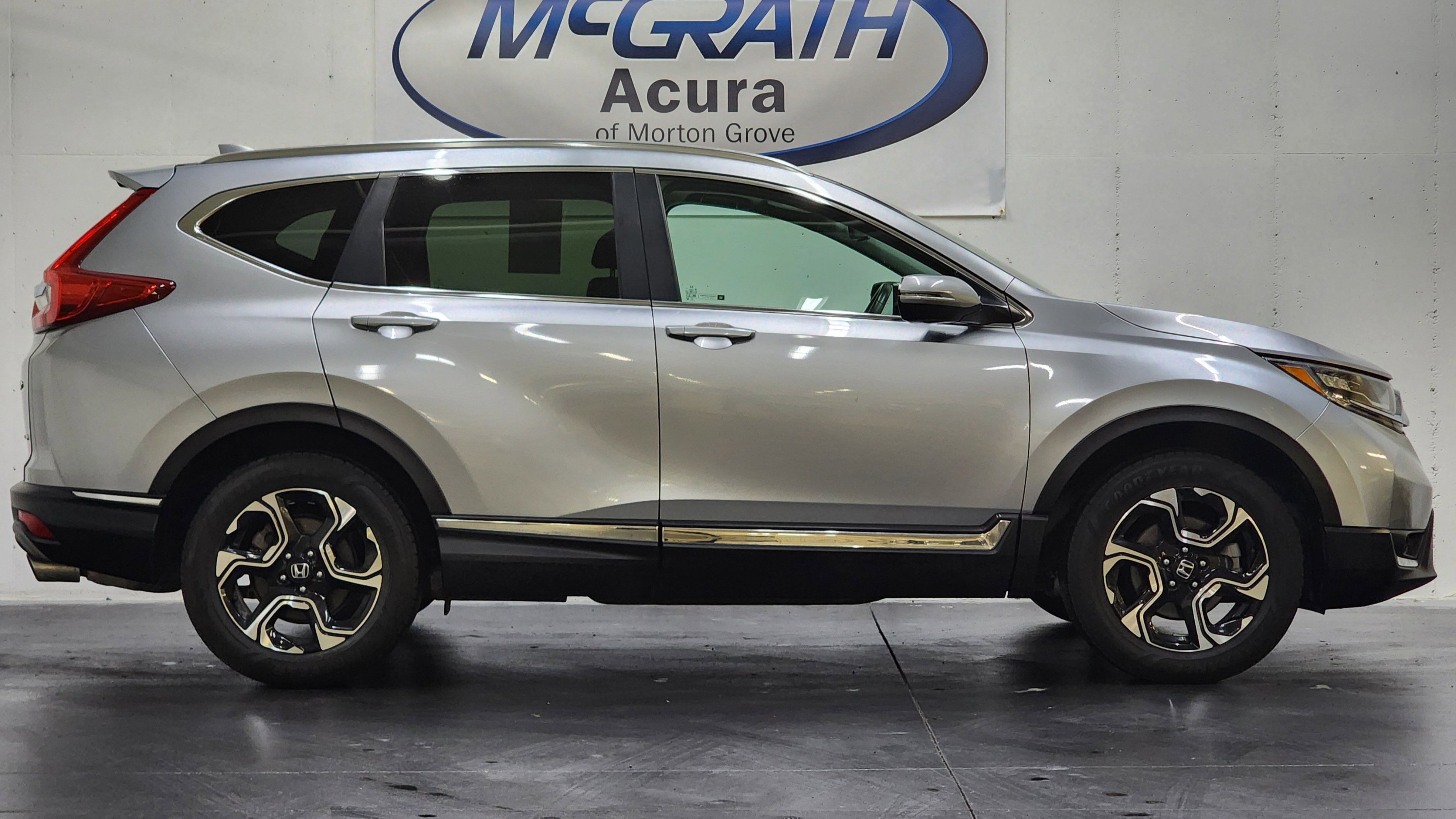 Used 2017 Honda CR-V Touring image 3