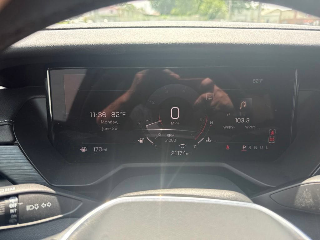 Used 2025 GMC Acadia Elevation FWD image 26