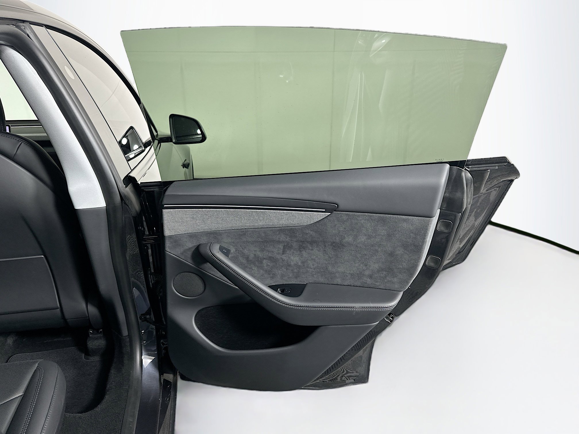 Used 2026 Tesla Model Y 2WD image 29