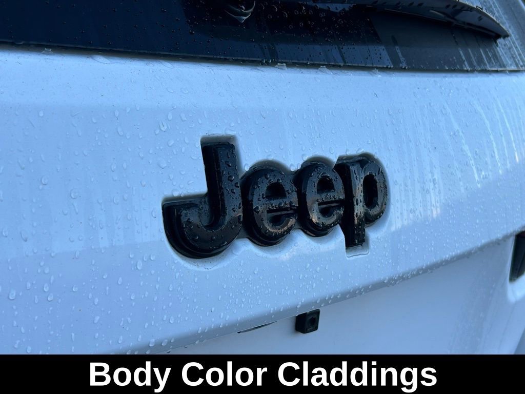 Certified 2021 Jeep Grand Cherokee Laredo X image 28