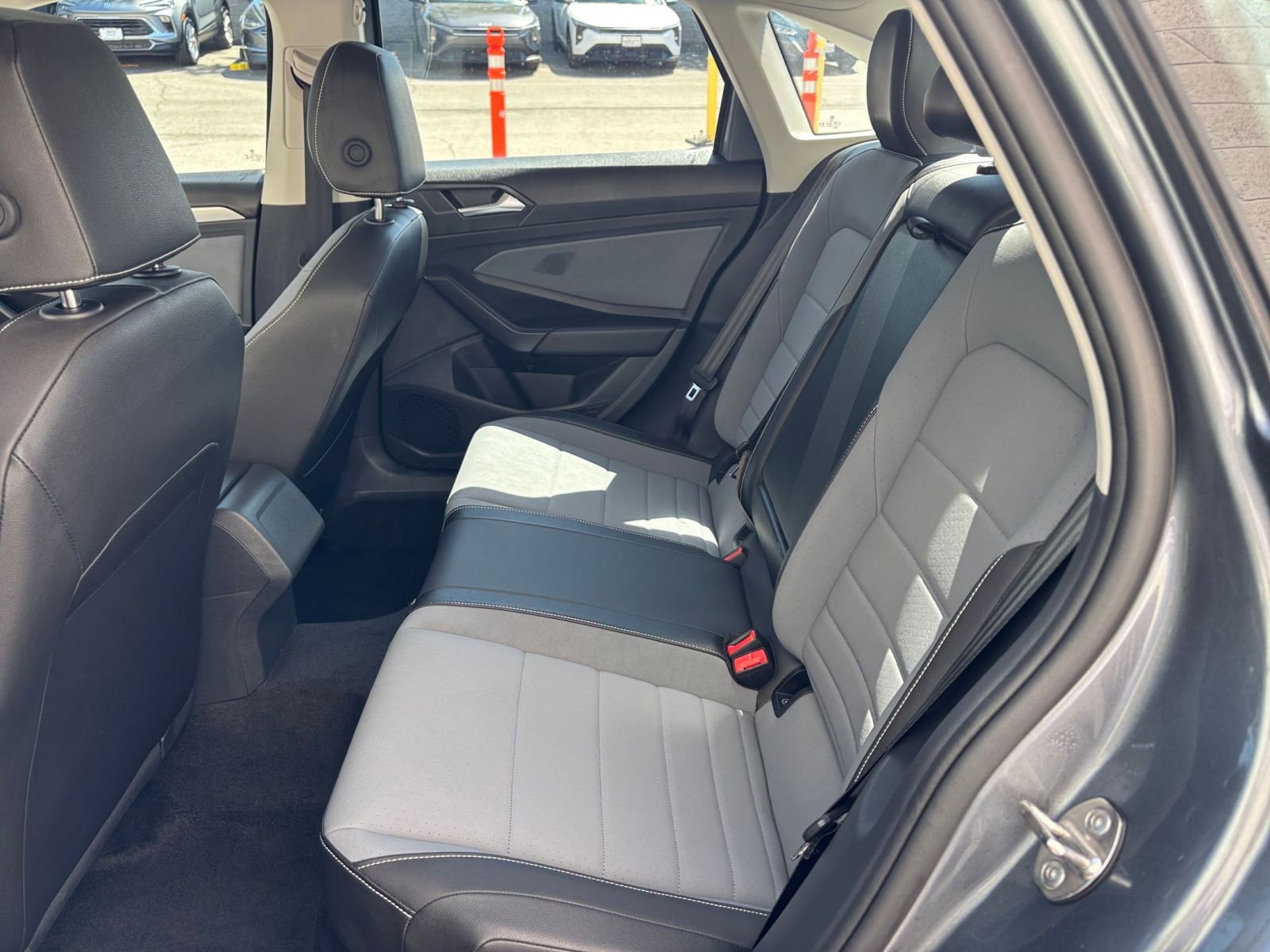 Used 2025 Volkswagen Jetta SE image 25