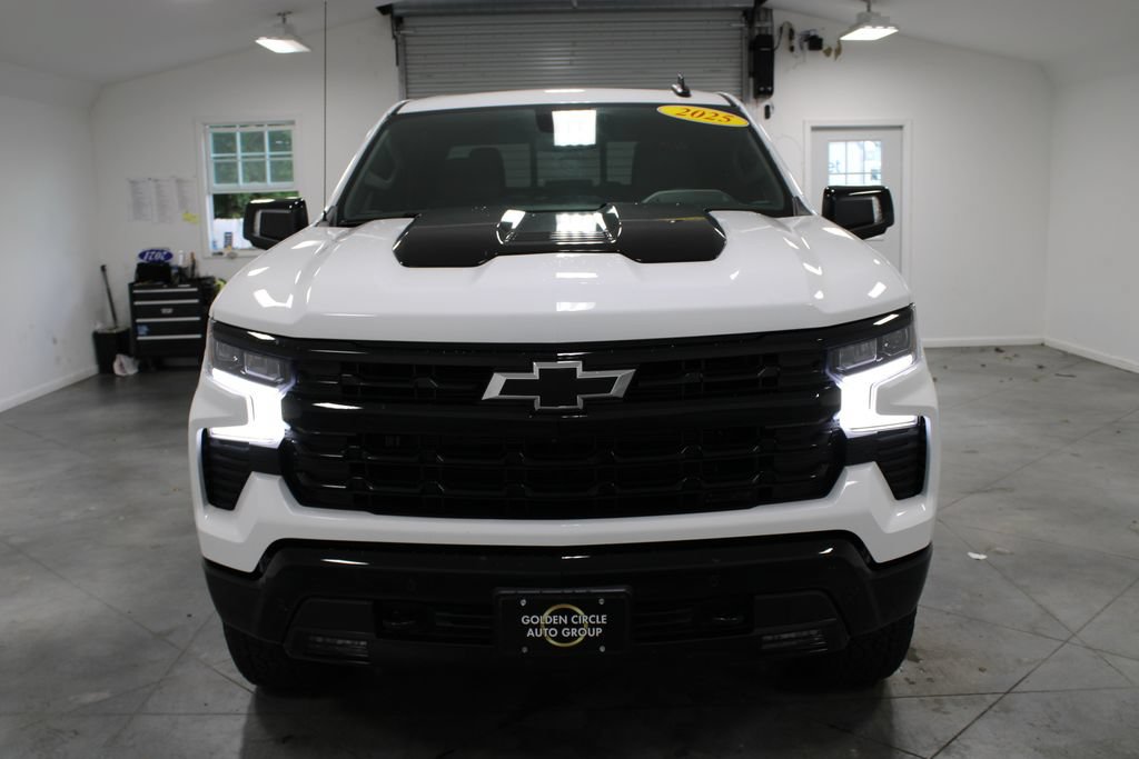 Used 2025 Chevrolet Silverado 1500 LT Trail Boss w/ LT Trail Boss Premium Package AWD/4WD image 3