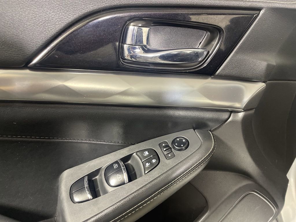 Used 2021 Nissan Maxima 3.5 SV w/ Floor Mat Group image 9