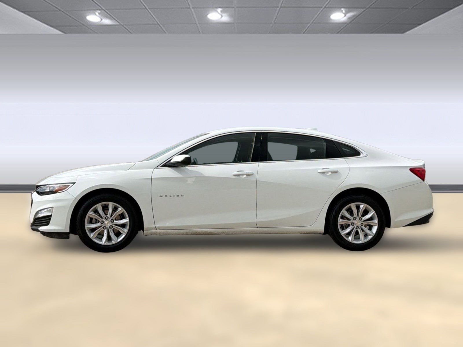 Used 2025 Chevrolet Malibu LT image 2