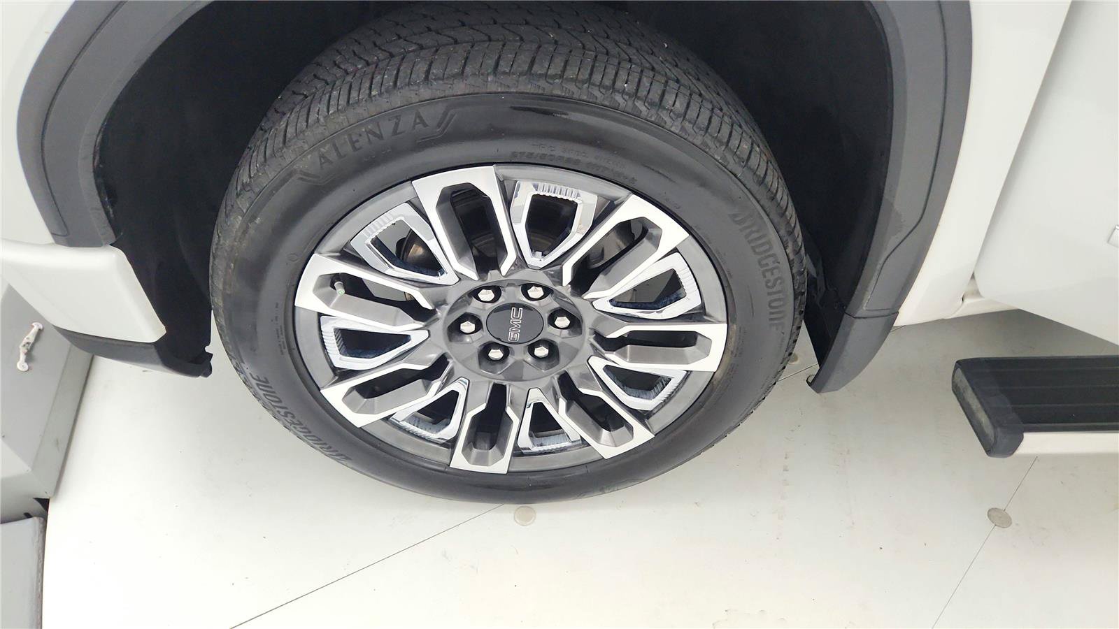 Used 2023 GMC Sierra 1500 Denali Ultimate AWD/4WD image 16