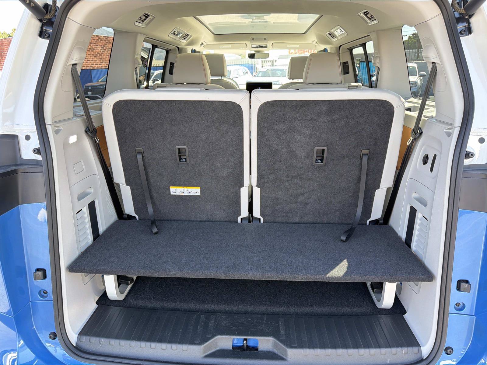 Certified 2025 Volkswagen ID. Buzz Pro S Plus AWD/4WD image 6