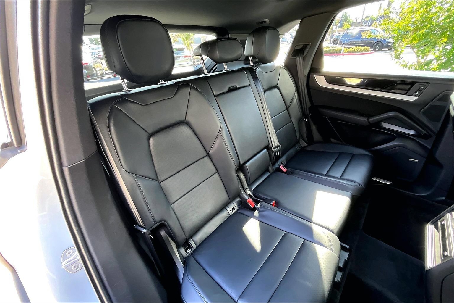 Used 2024 Porsche Cayenne S AWD/4WD image 25