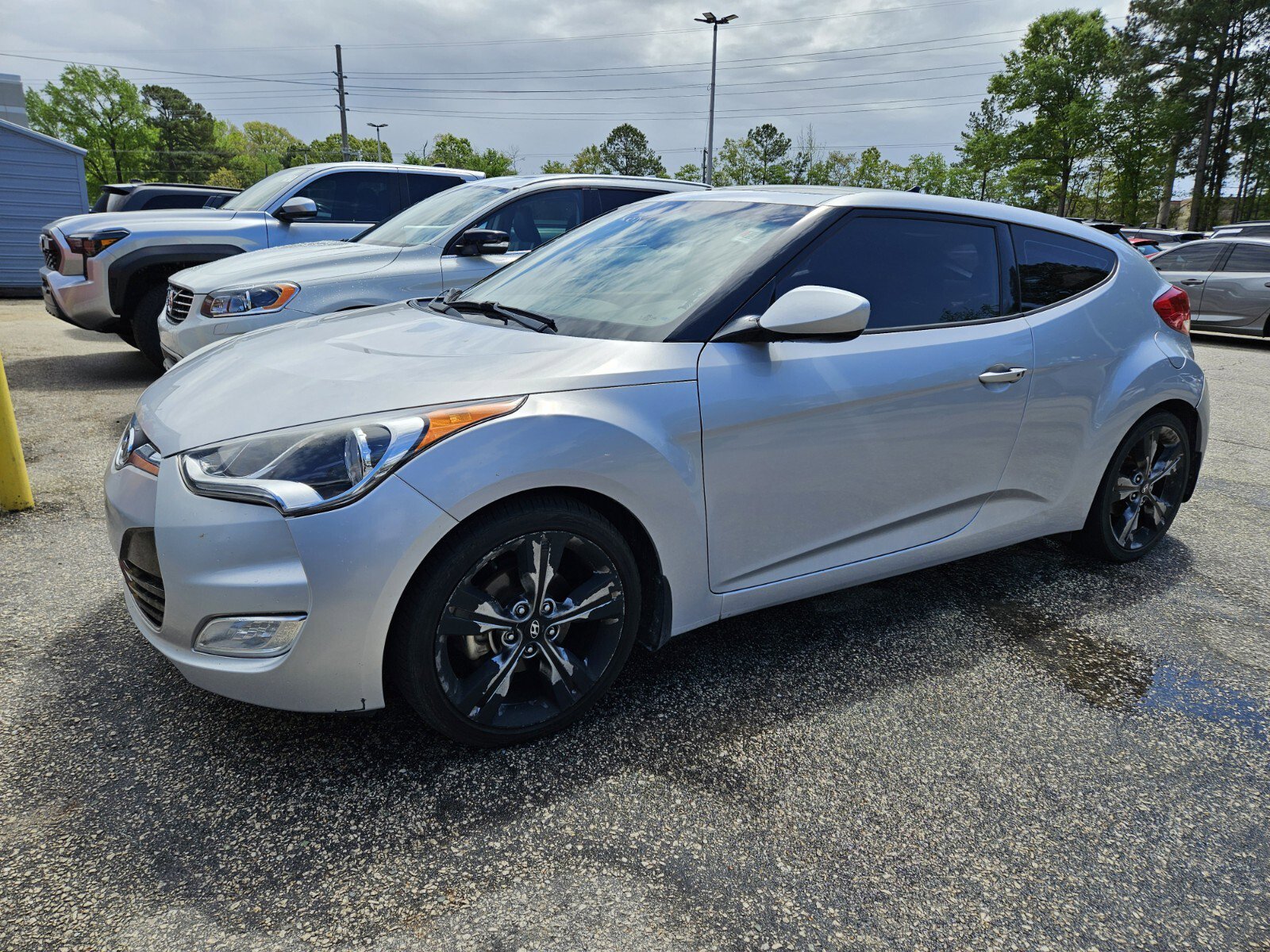 Used 2017 Hyundai Veloster Value Edition image 8