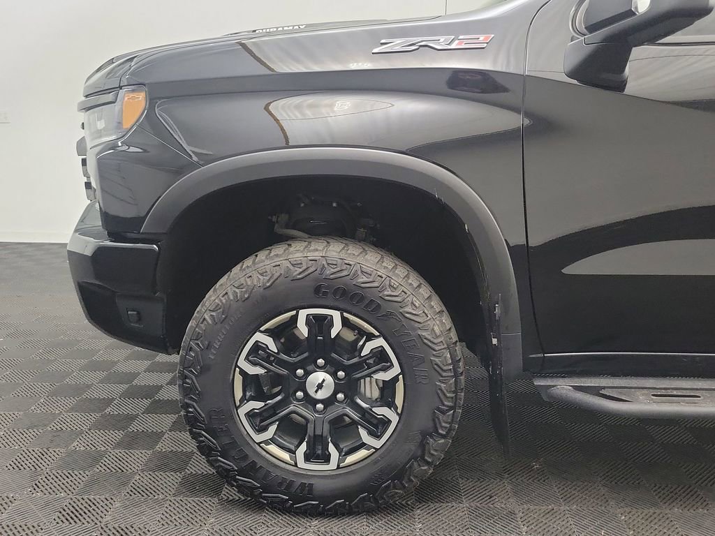 Used 2024 Chevrolet Silverado 1500 ZR2 w/ Technology Package AWD/4WD image 9