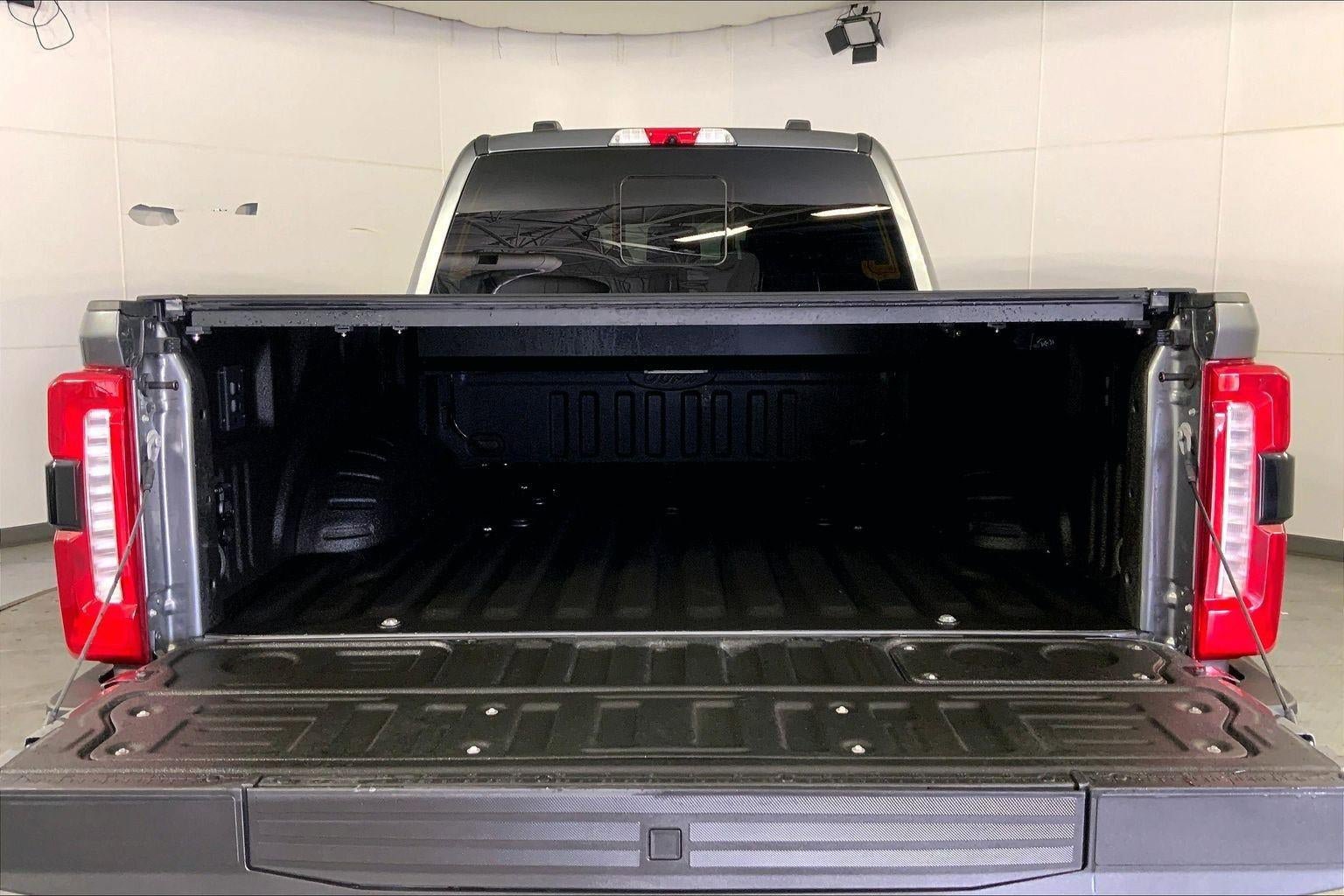 Used 2024 Ford F350 Lariat w/ Lariat Ultimate Package AWD/4WD image 4
